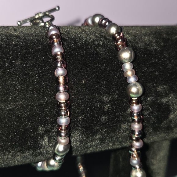 Elegant Peacock Pearl Necklace and Bracelet Set - Picture 3 of 5